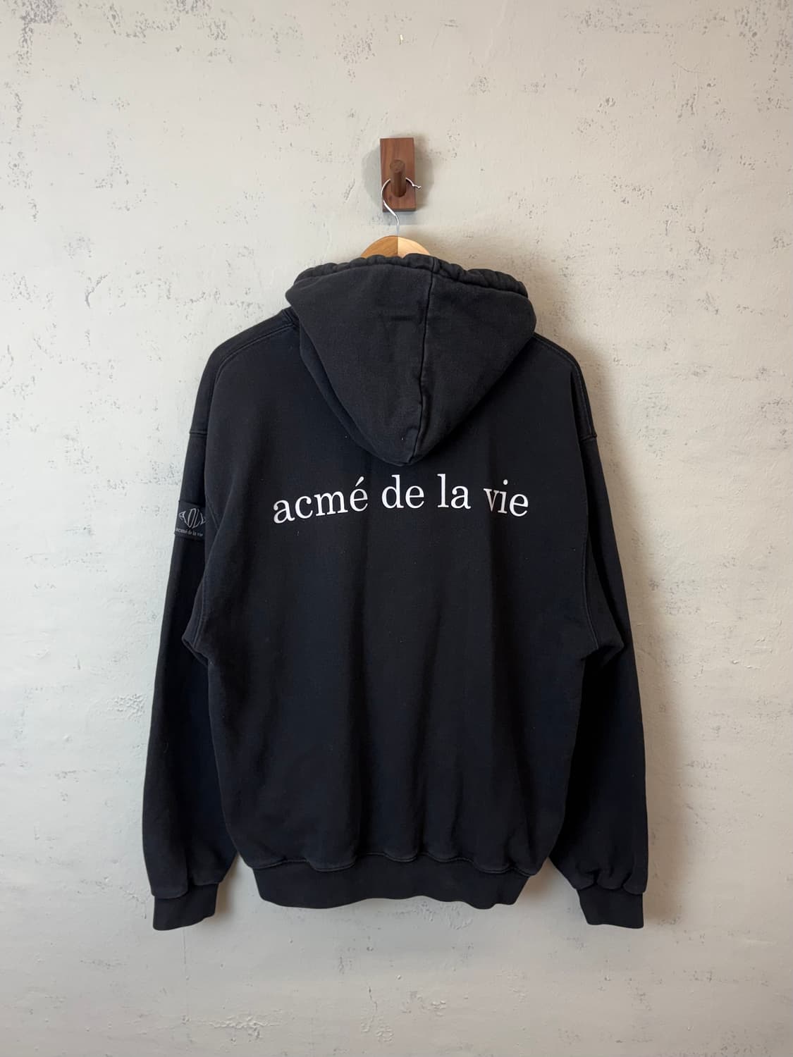 아크메드라비 프린팅 후드티 블랙 상품이미지2