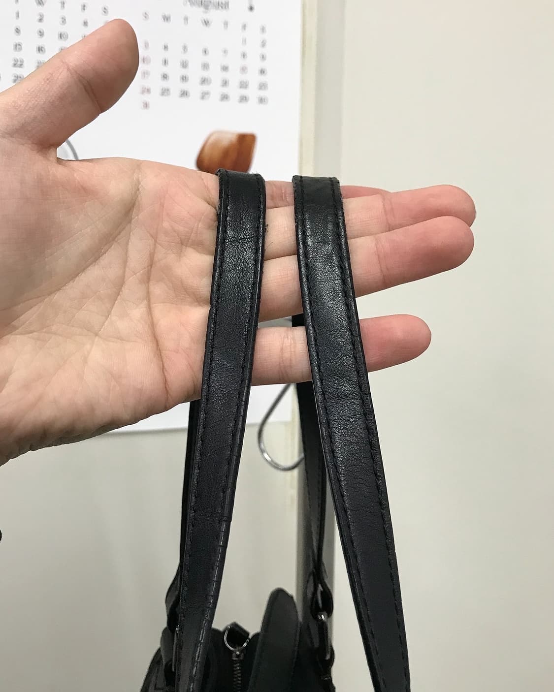 버버리 은장 로고 포코노 쇼퍼백 상품이미지4