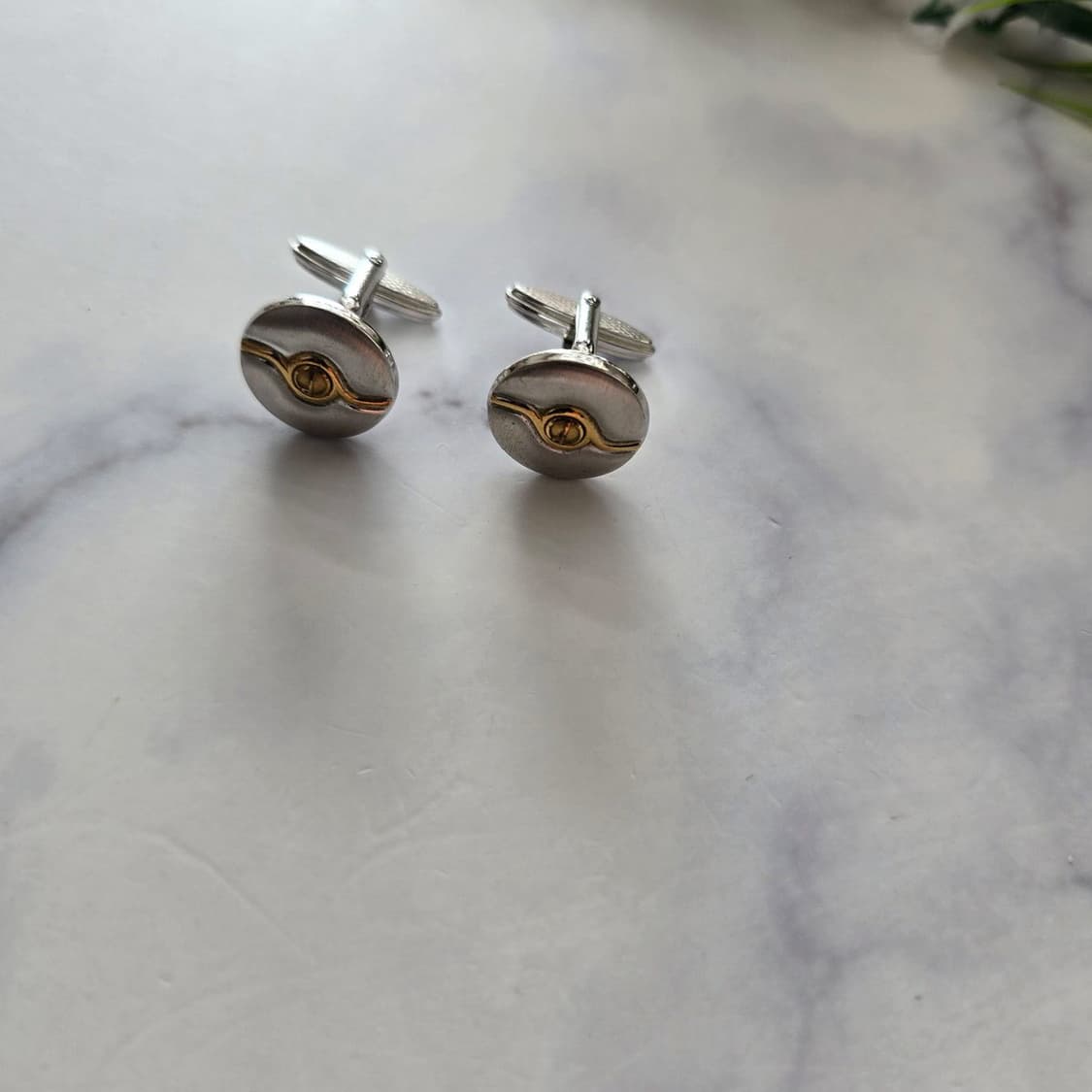 던힐 정품 명품 커프스 1.6cm  A+등급 J18
 상품이미지4