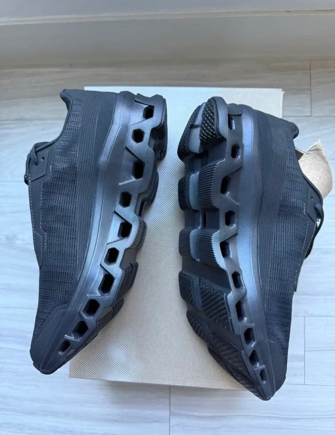 온러닝 클라우드 몬스터 보이드 270 상품이미지2