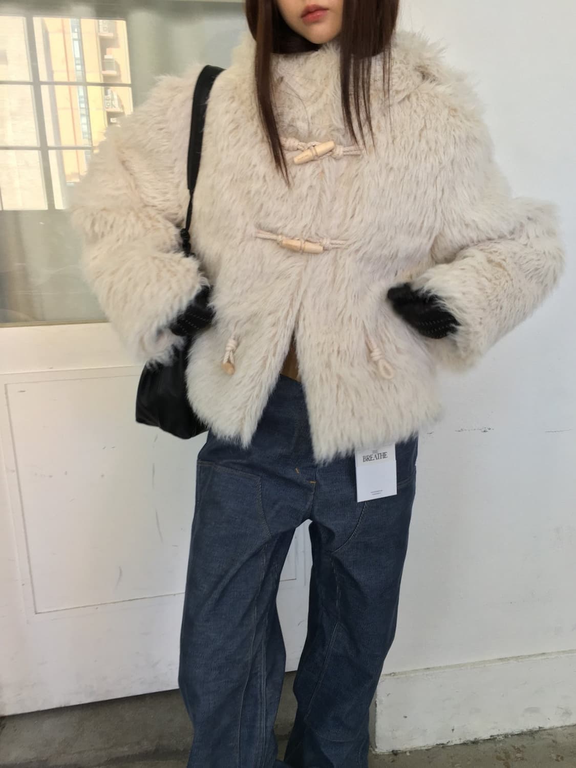 The Breathe 24 F/W 램 토글 무스탕 블랙 상품이미지8