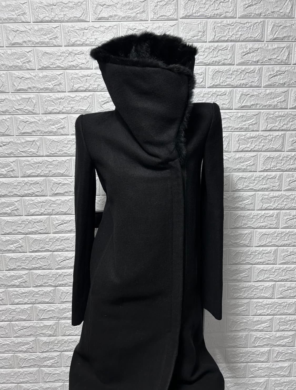 헬무트랭 래빗 퍼 하이넥 코트 상품이미지1