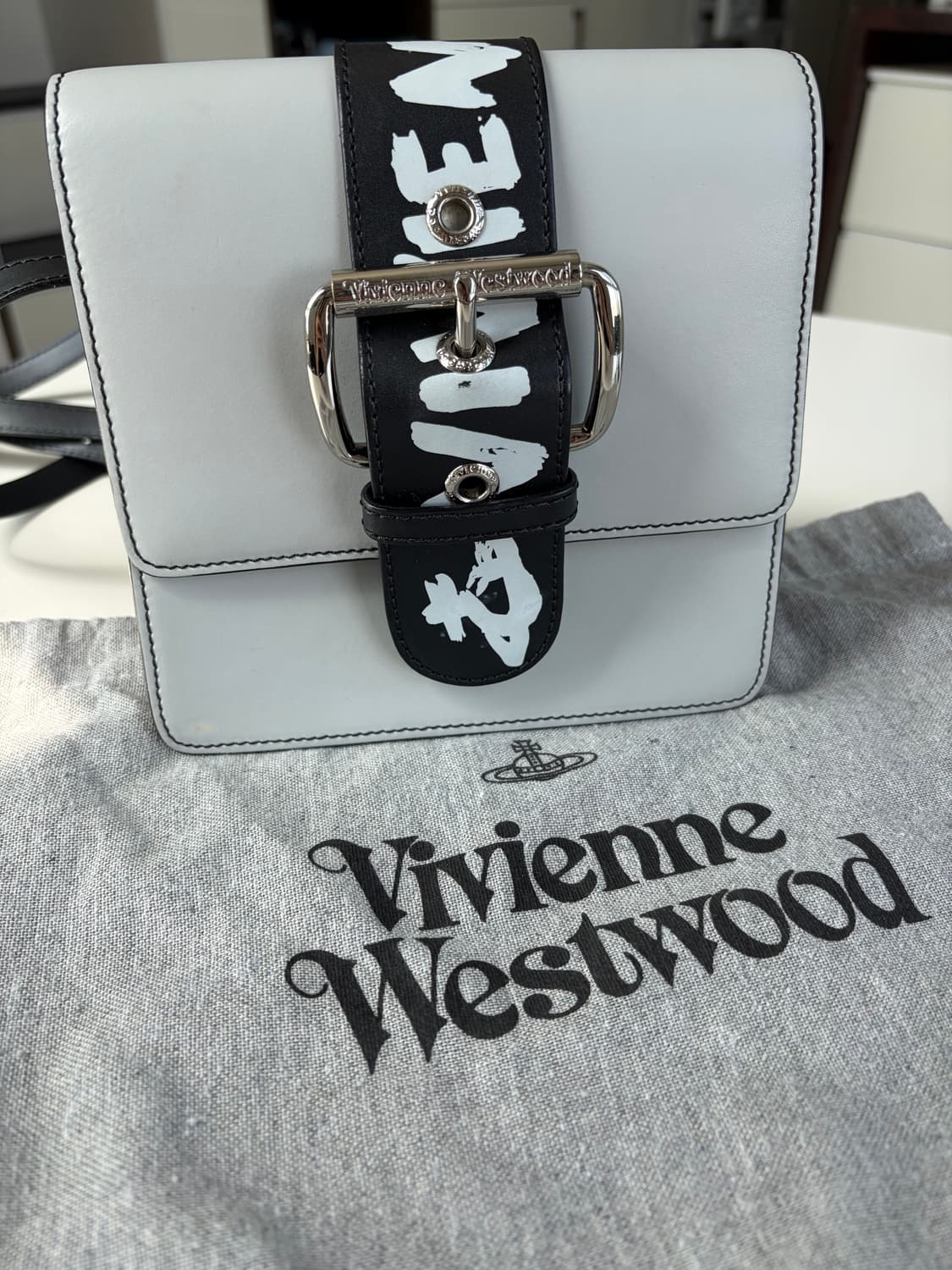 비비안웨스트우드 알렉스 스몰 상품이미지1