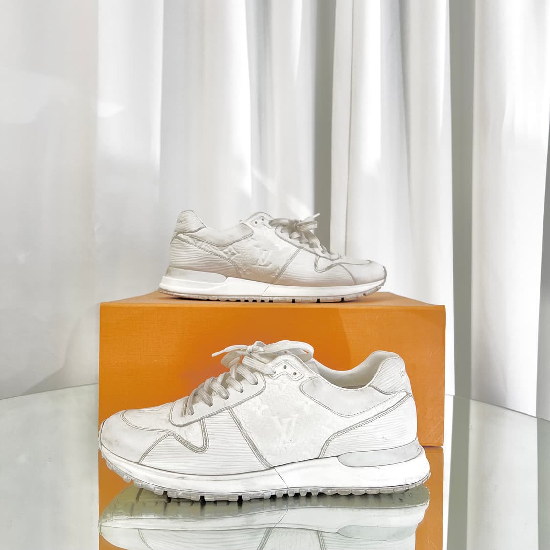 루이비통 토뤼옹 런어웨이 화이트 260 상품이미지2