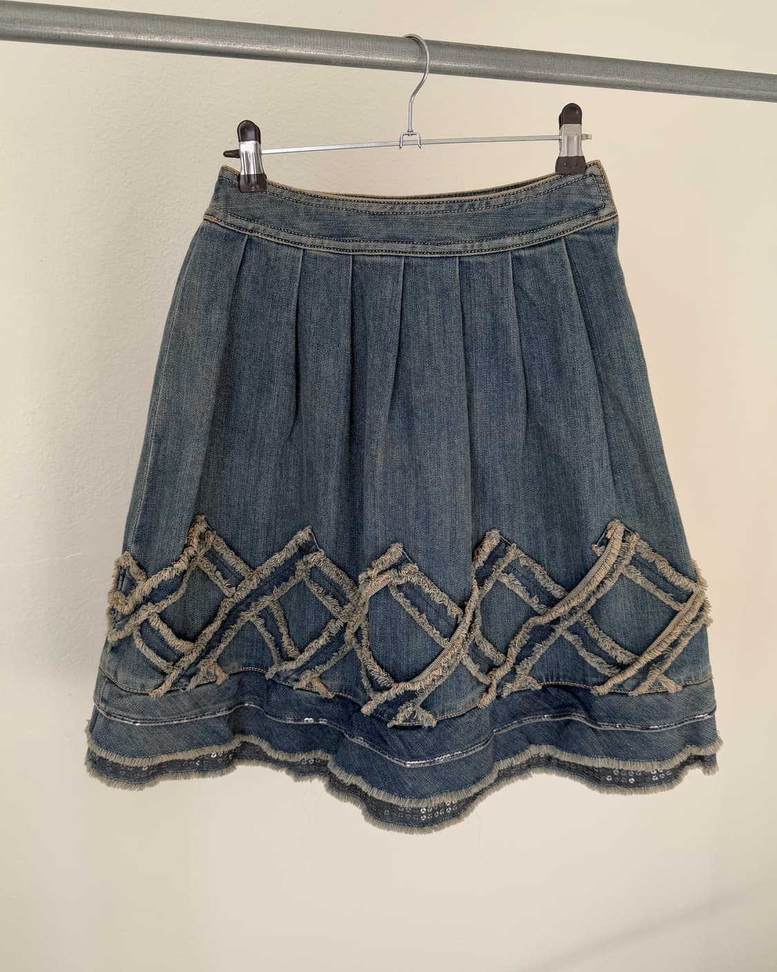 To be chic 스팽글 미디 스커트 상품이미지3