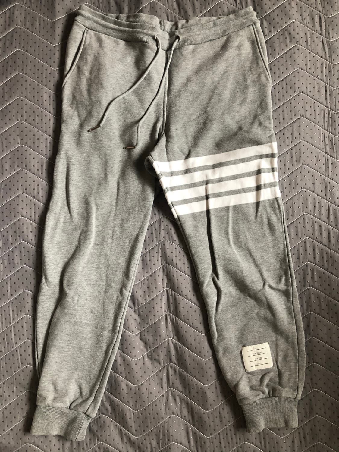 톰브라운 조거팬츠 그레이 (정품) 상품이미지1