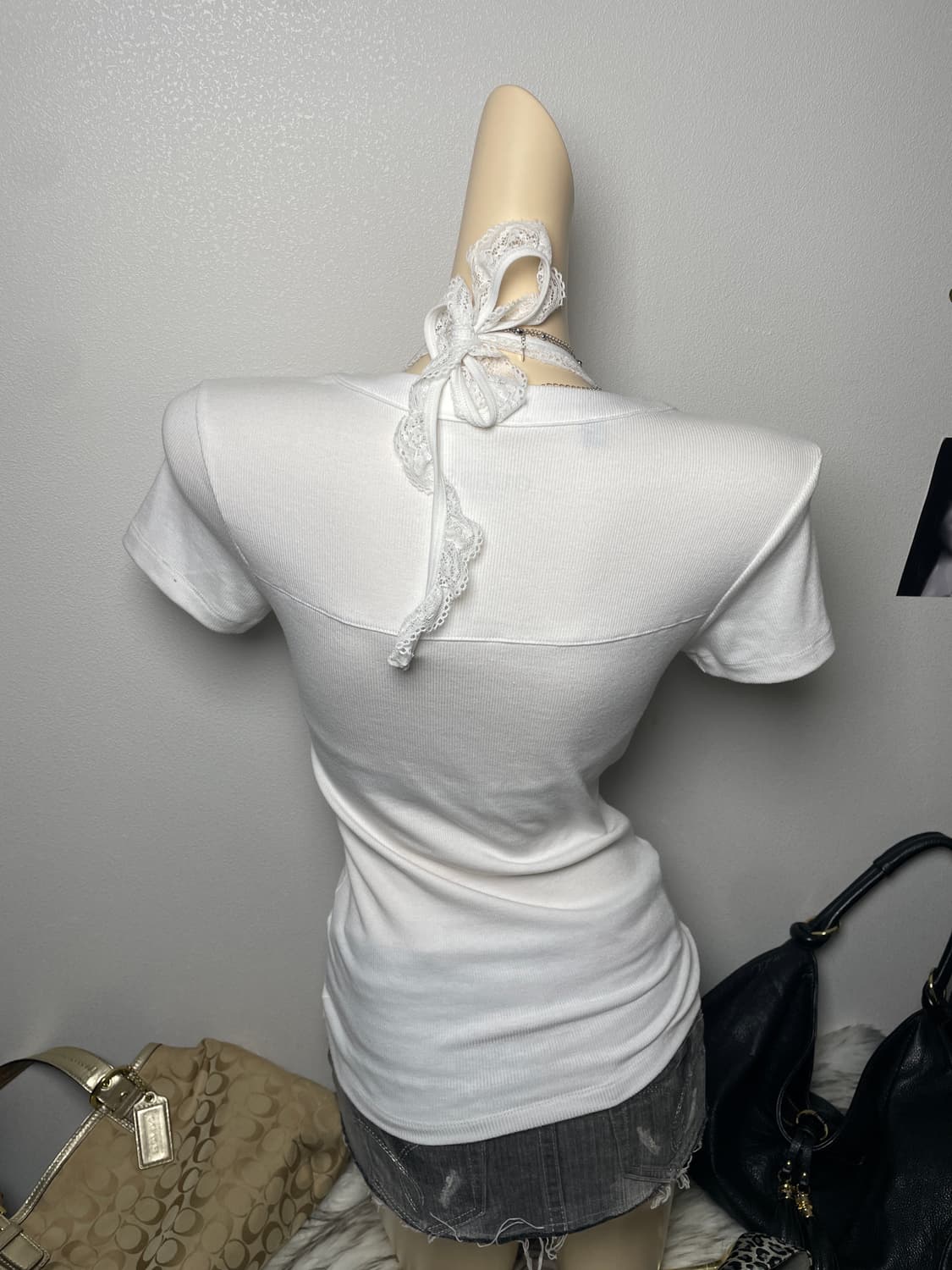 Guess y2k 버튼 탑 상품이미지3