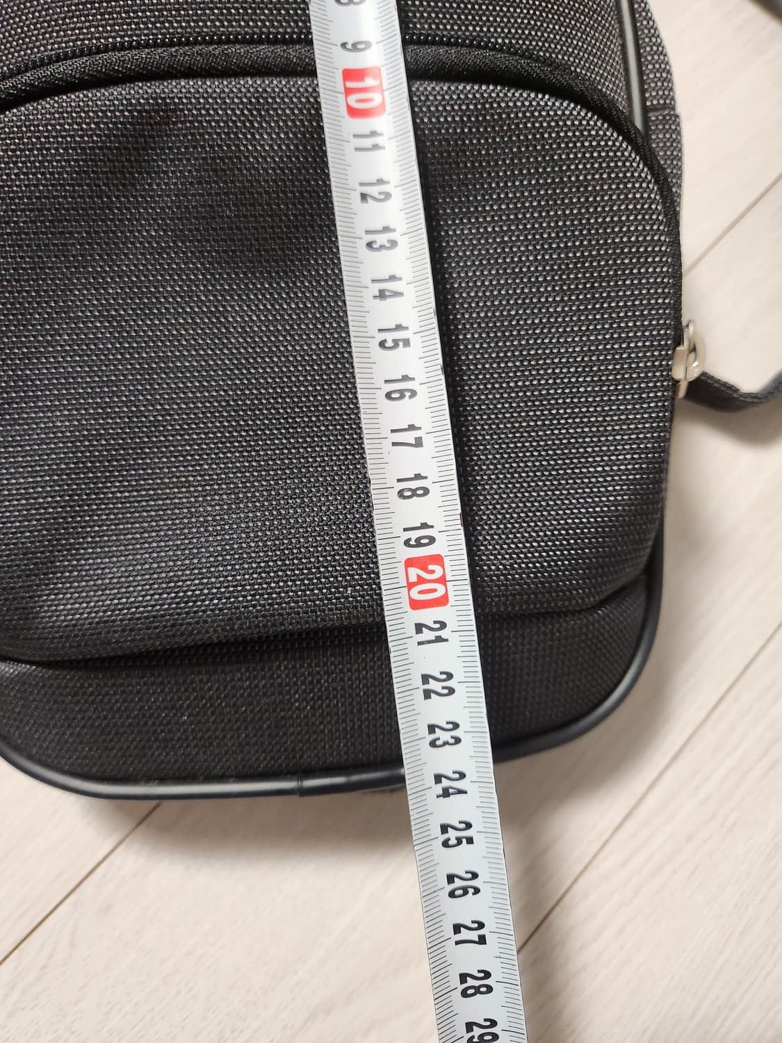 미사용) 샘소나이트 크로스백

여러 중고사이트에도 같이 판매하고 있어서  상품이미지4