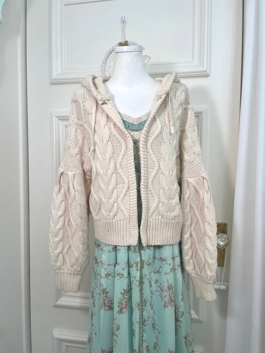 ivory twist hook closed hoodie cardigan 상품이미지1