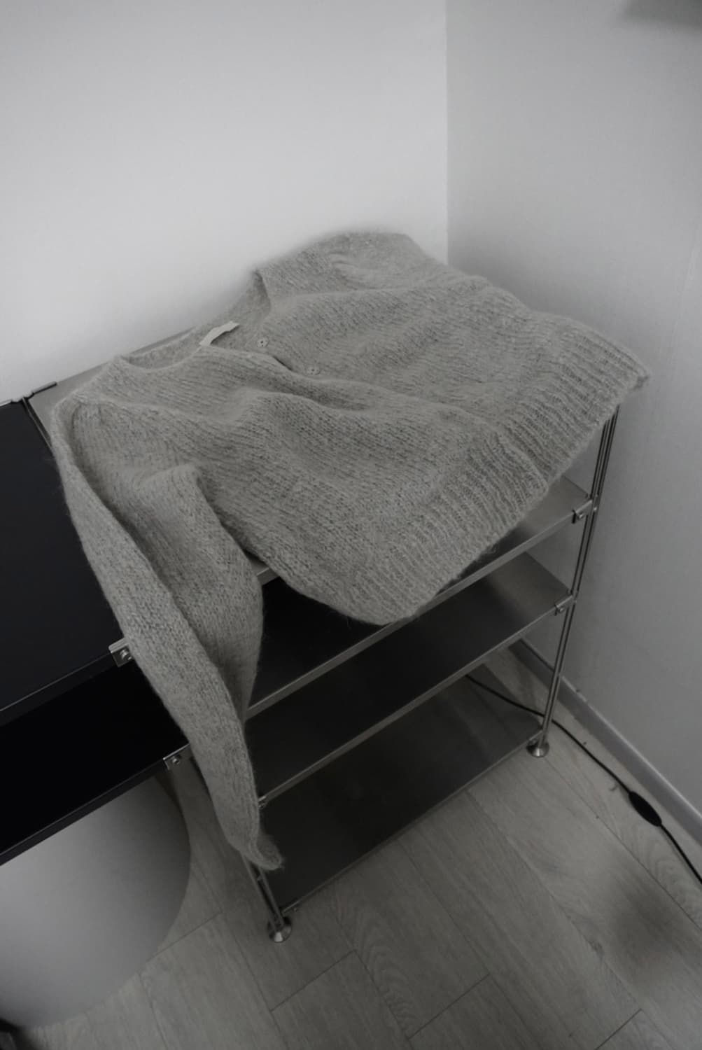 Amomento New Grandma Cardigan 상품이미지1