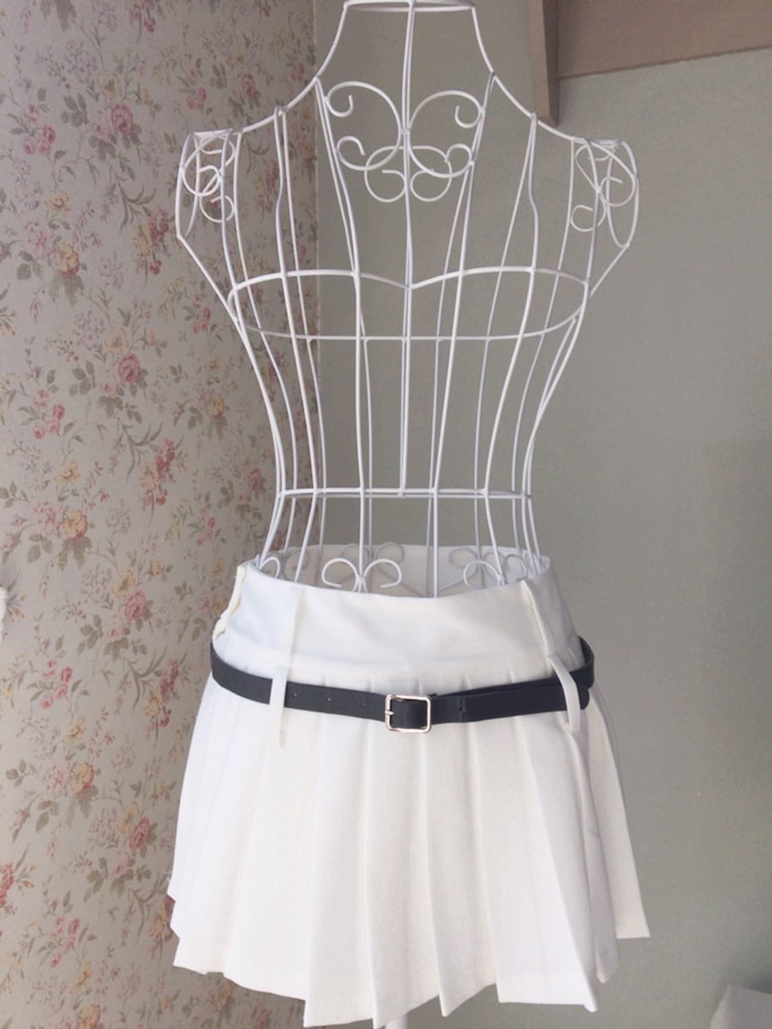 벨트 플리츠 미니 스커트 팬츠 화이트 상품이미지2