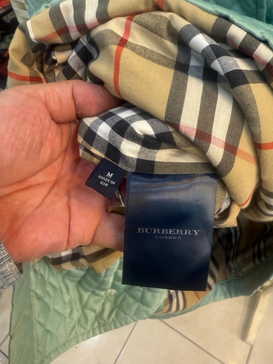 66-77 정품 버버리 누빔자켓 팝니다 상품이미지4