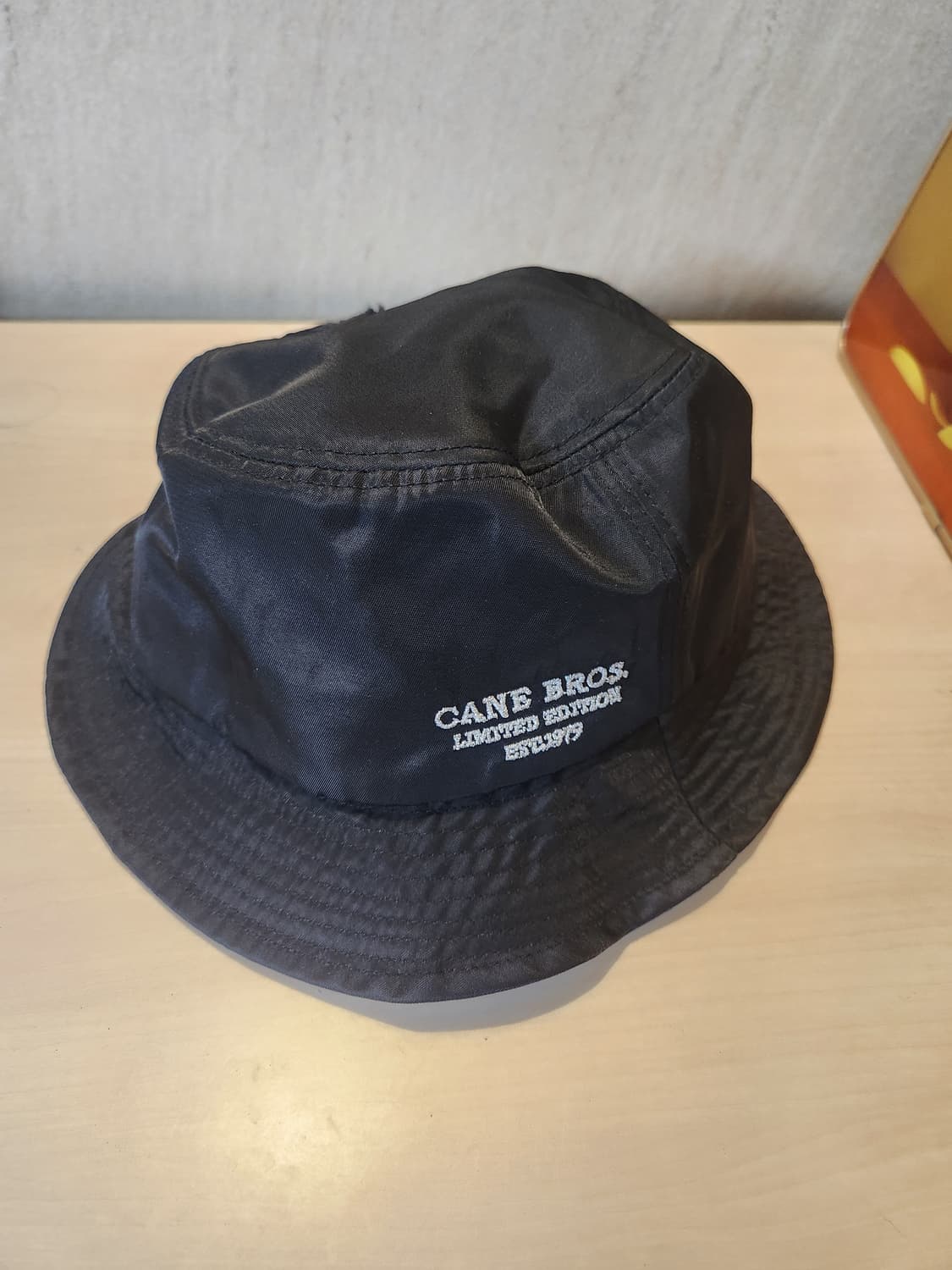"유니크 포켓 디테일 🖤 CANE BROS. 블랙 버킷햇"
 상품이미지1