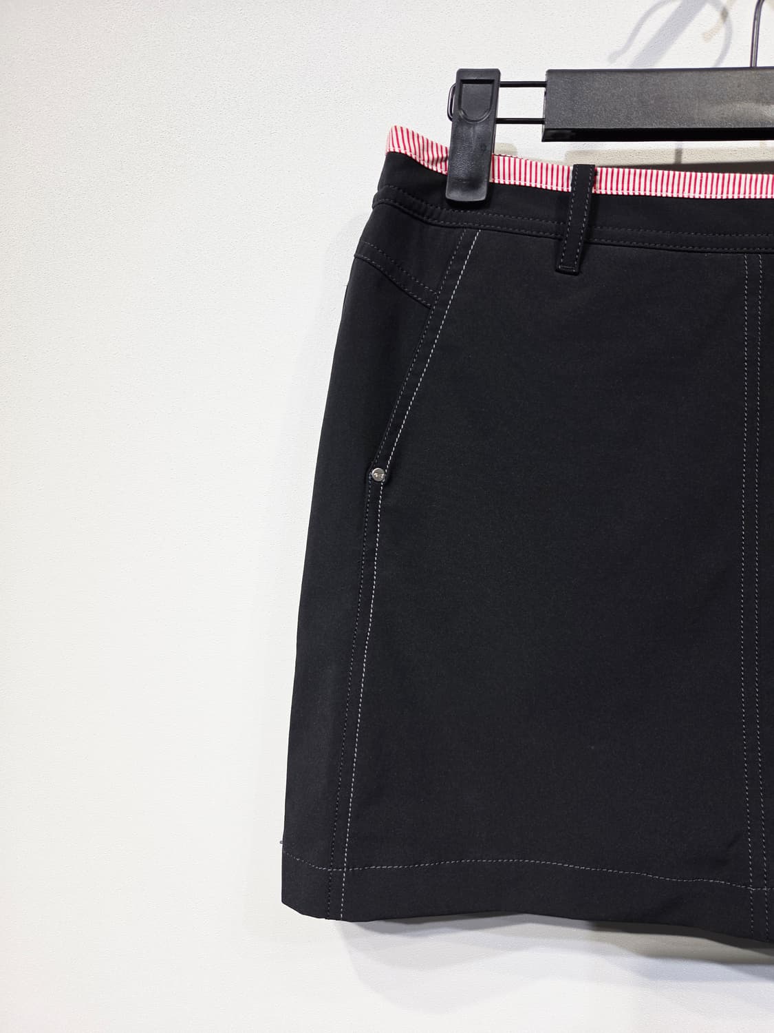 LOUIS CASTEL 루이까스텔 스티치 디테일 골프 스커트 상품이미지3
