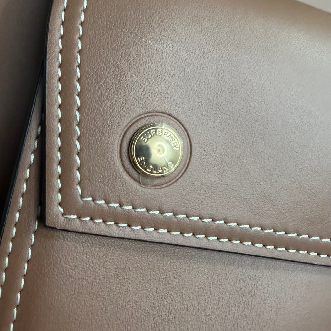 버버리 포켓 토트백 라지 올가죽 (S급) 상품이미지7