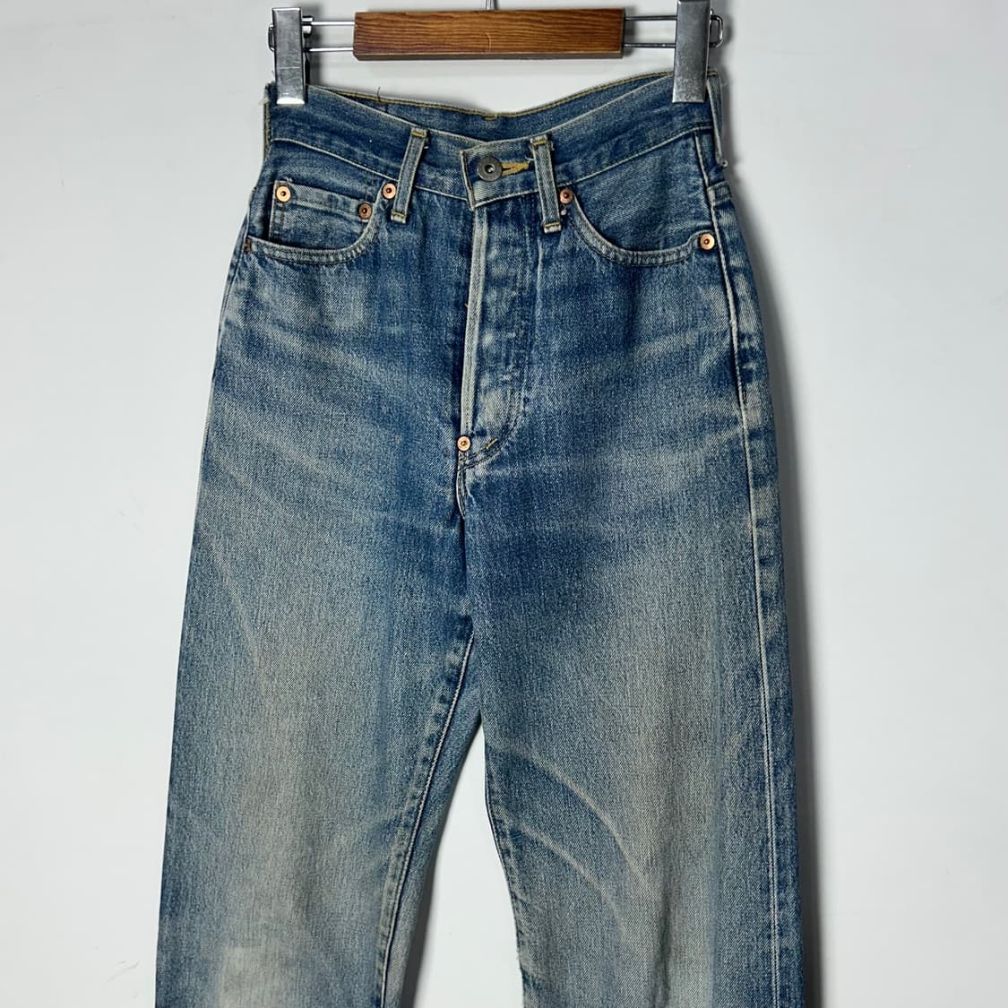 [LEVI'S] 리바이스 LVC W701XX 복각 워싱 데님팬츠 상품이미지3