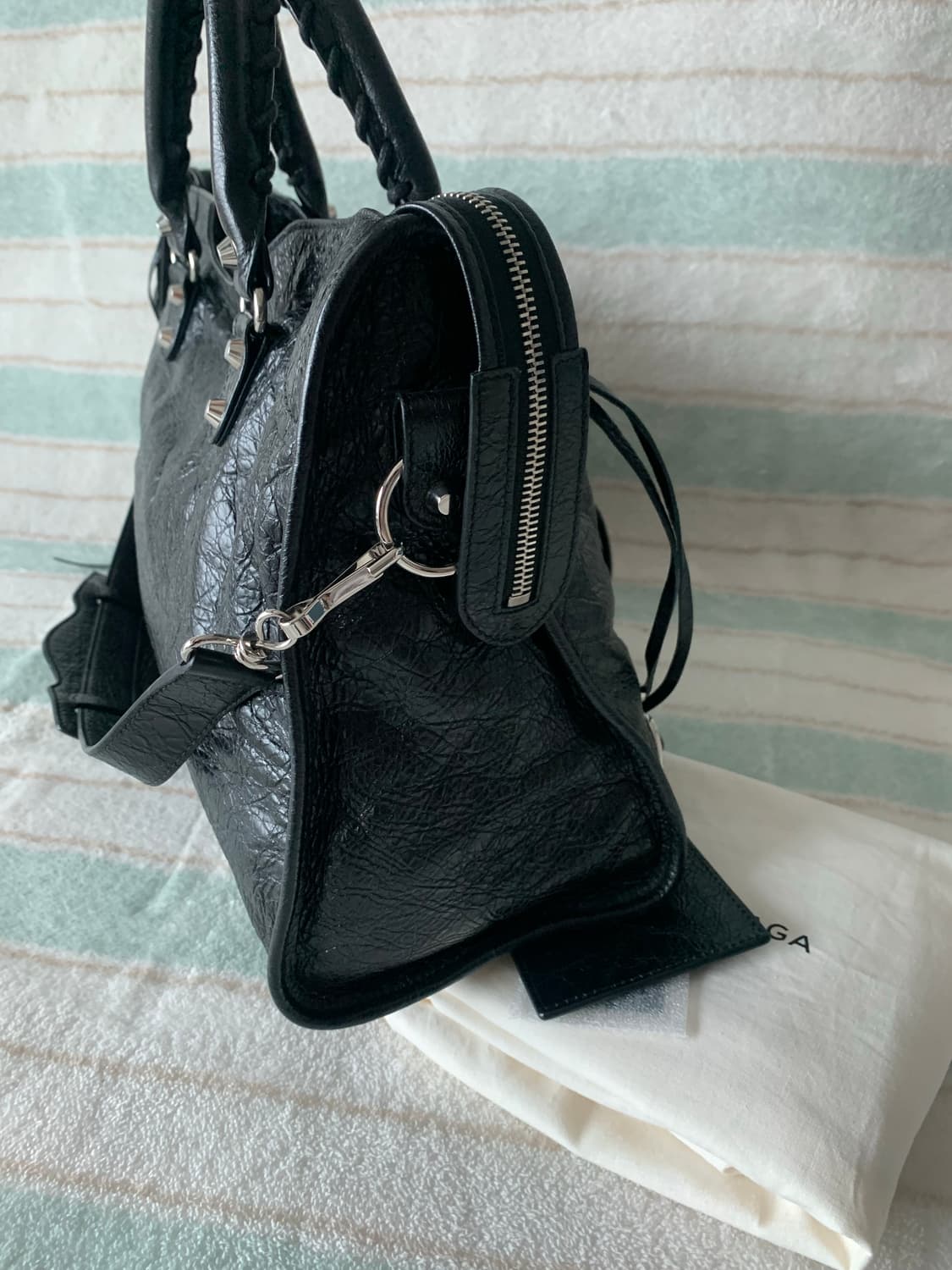 발렌시아가 시티백 모터백 미듐 정품 블랙 상품이미지5