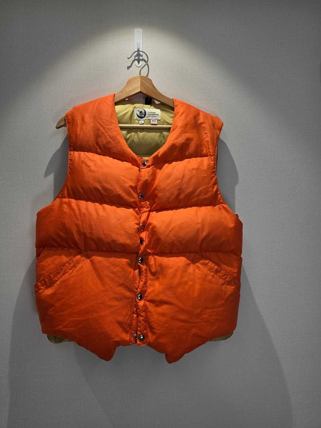 크레센트 다운 웍스 오렌지 다운베스트 상품이미지1