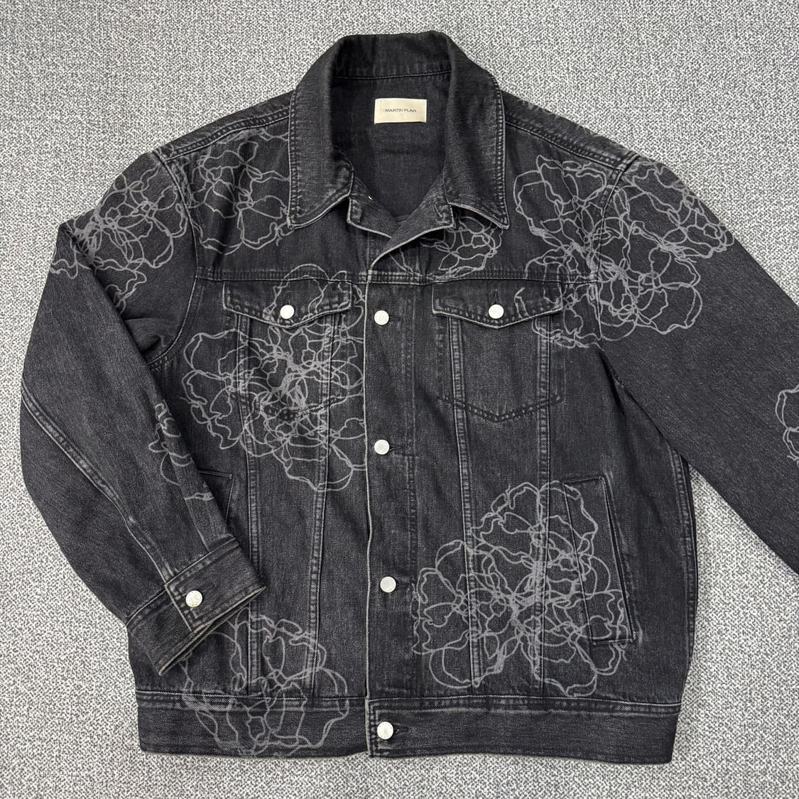 마틴 플랜 오버핏 로즈 패턴 흑청 데님 자켓 상품이미지1