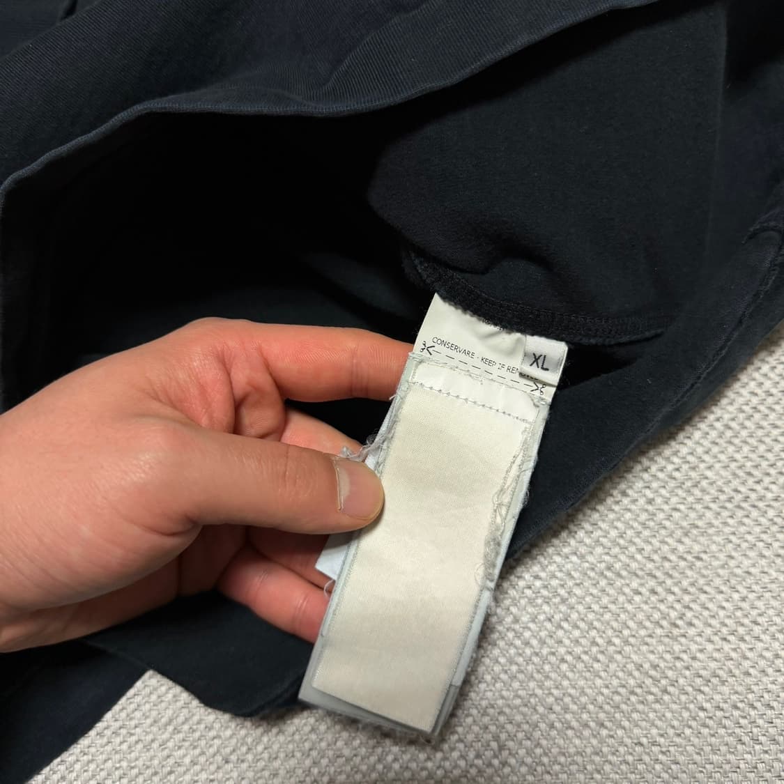 스톤아일랜드 와펜 블랙 롱슬리브 상품이미지4