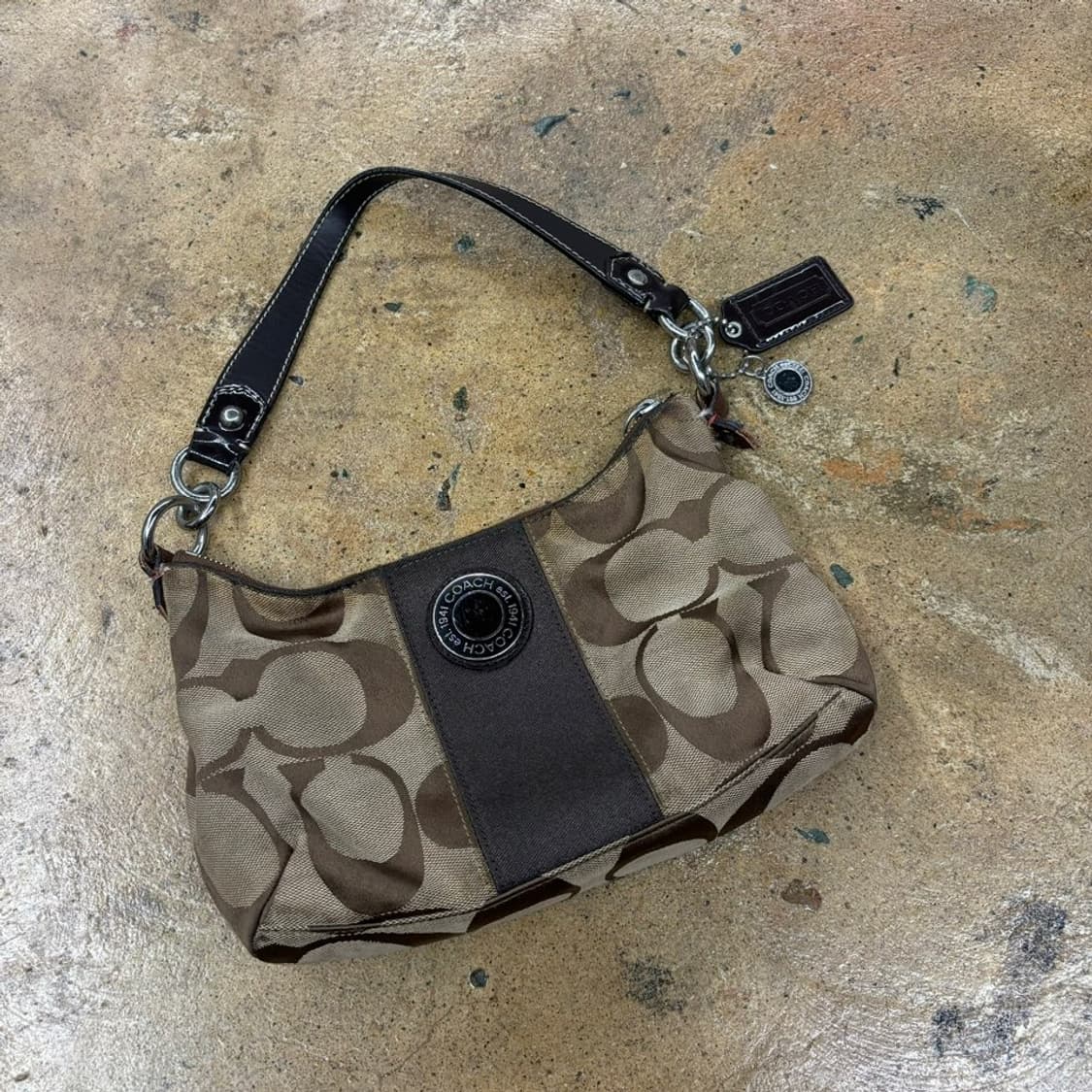 코치 브라운 시그니처 숄더백 가방  상품이미지1