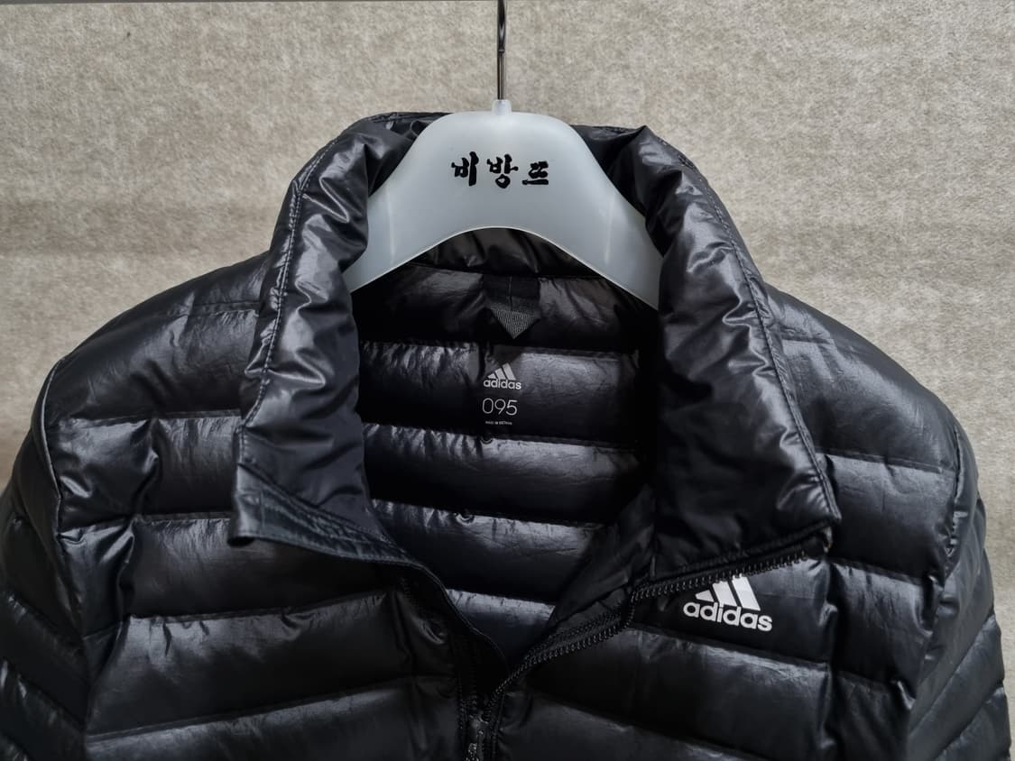 여성 95 아디다스 덕다운 유광 경량 패딩 상품이미지4