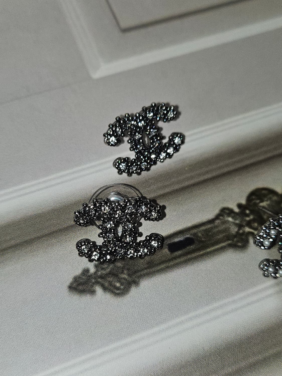 샤넬 빈티지 업사이클링 엔틱 CC귀걸이 상품이미지6