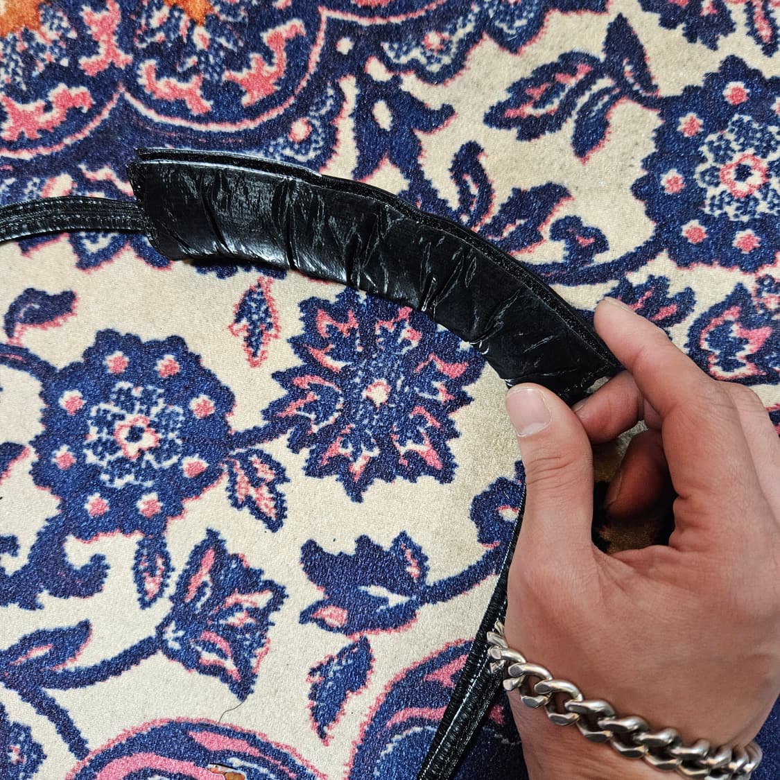 (미사용)콰니(KWANI) 24ss 리본 유광 토트 숄더백 상품이미지8