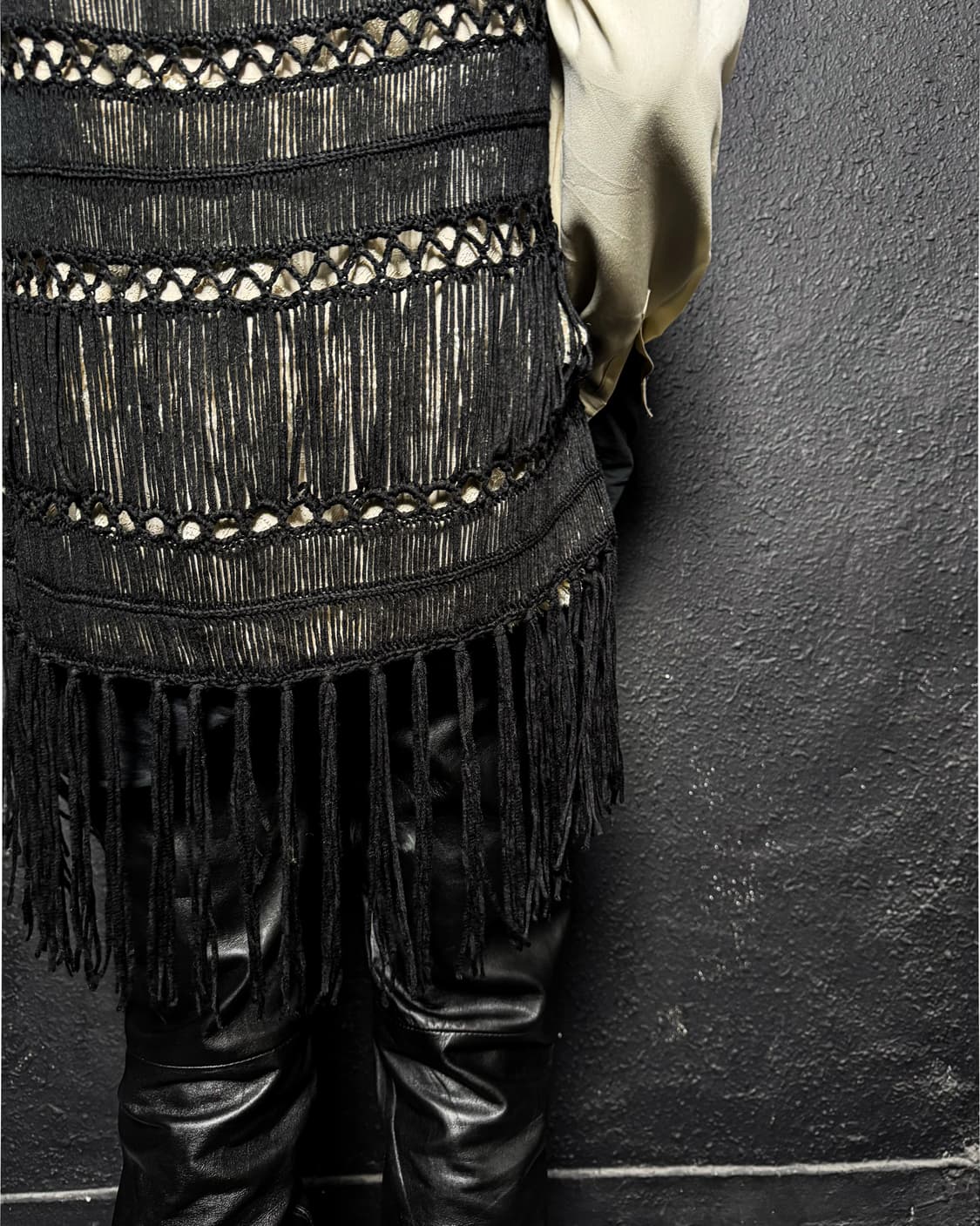 Black Fringe Crochet Vest 상품이미지5