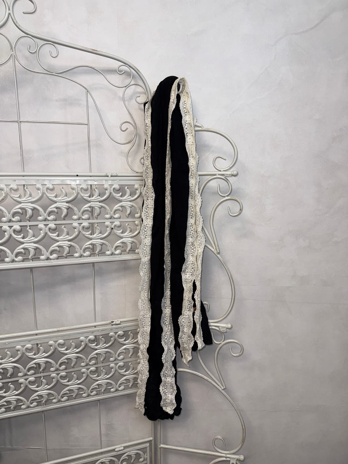 Black & white bohemian lace scarf 상품이미지3