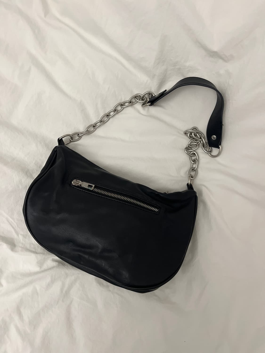 레더 체인 숄더백 상품이미지2