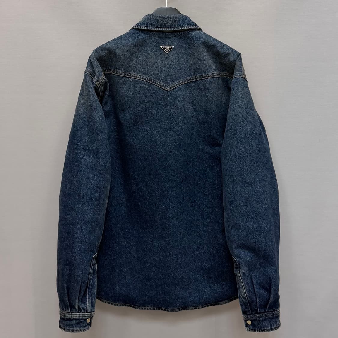 프라다 삼각로고 패디드 데님 셔츠 자켓 ( 105~110 ) 상품이미지4