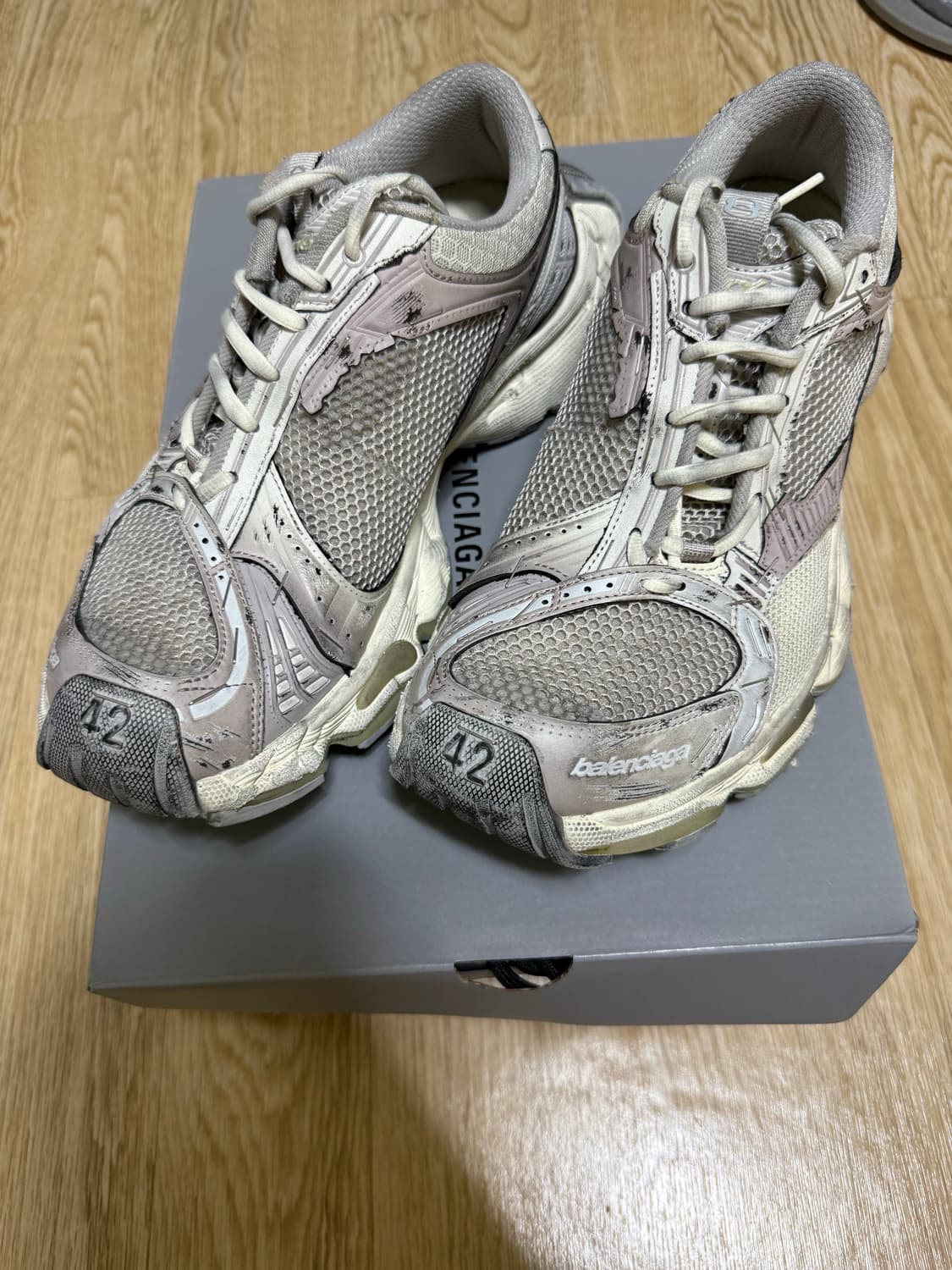 42 발렌시아가 스테이플러 스니커즈 에그쉘 상품이미지1