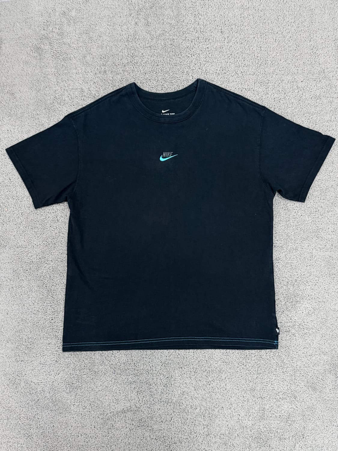 (XXL) 나이키 퓨추라 스몰 자수로고 반팔 티 상품이미지1