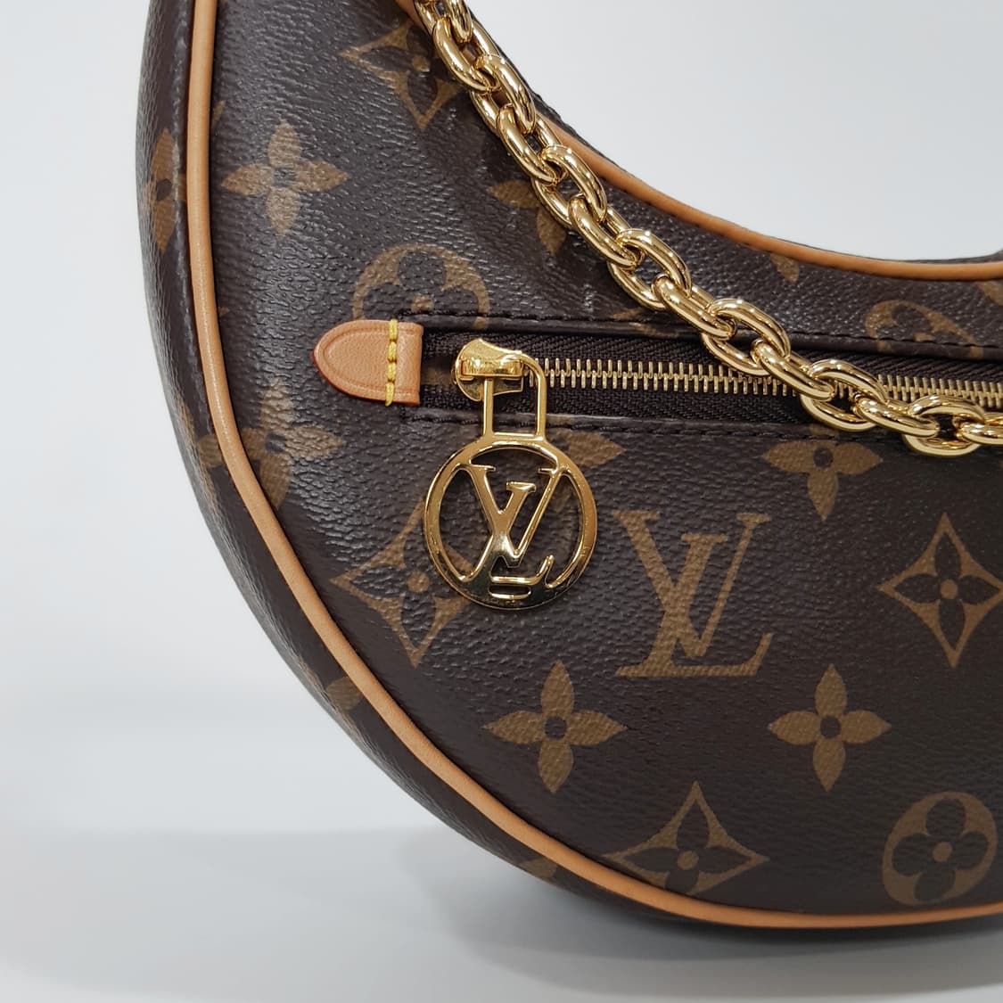 루이비통 모노그램 루프 호보백 M81098 상품이미지3