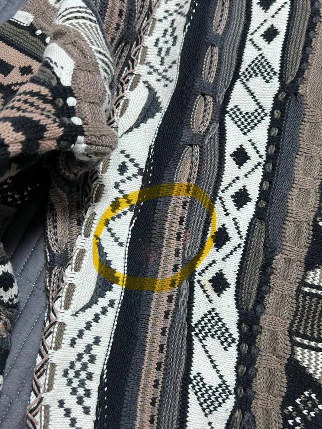 빈티지 브라운 쿠지맛 케이블 니트 상품이미지4