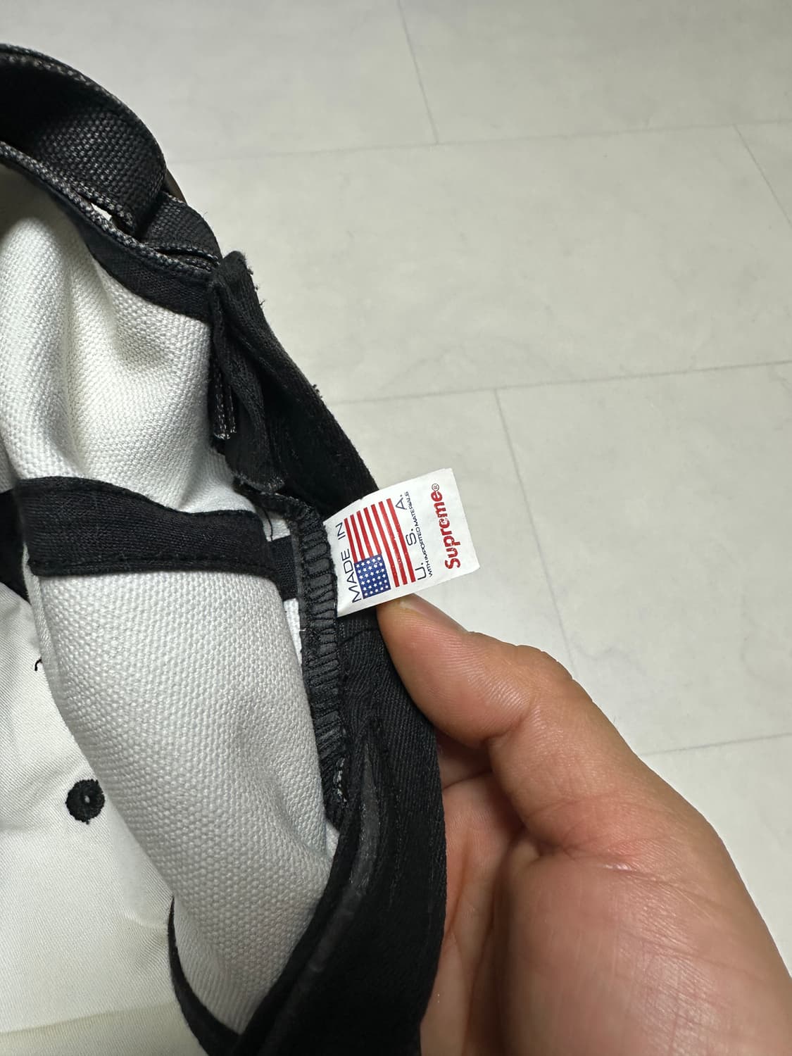 슈프림 23fw 6패널 볼캡 흑청 팝니다  상품이미지4