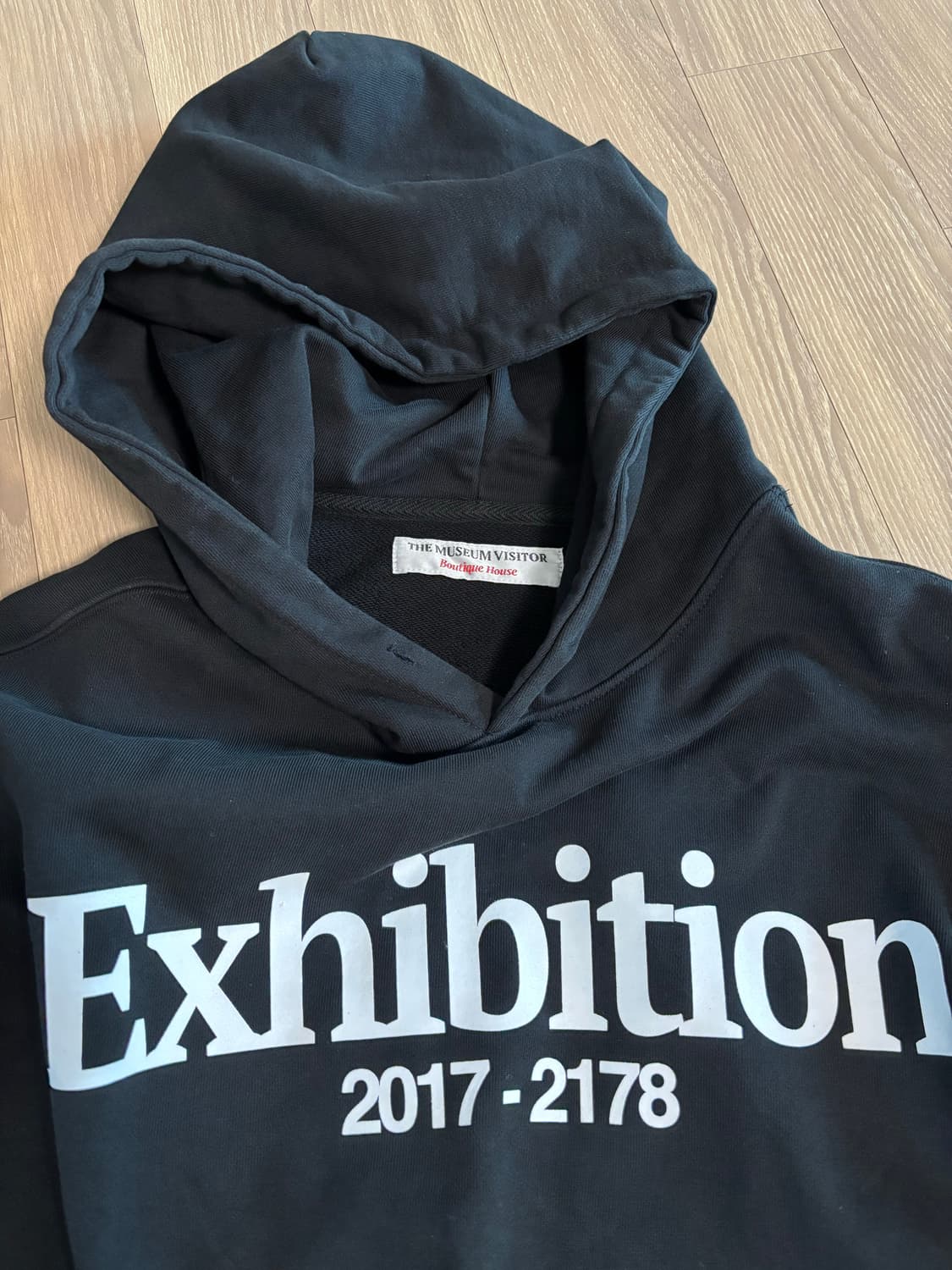 EXHIBITION GRAPHIC HOODIE (BLACK) 상품이미지5