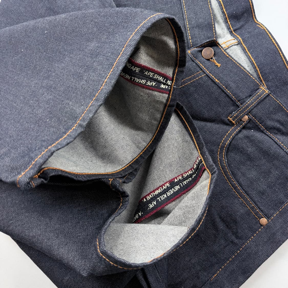 (새상품) 베이프 에이프 헤드 자수 버뮤다 데님팬츠 상품이미지7