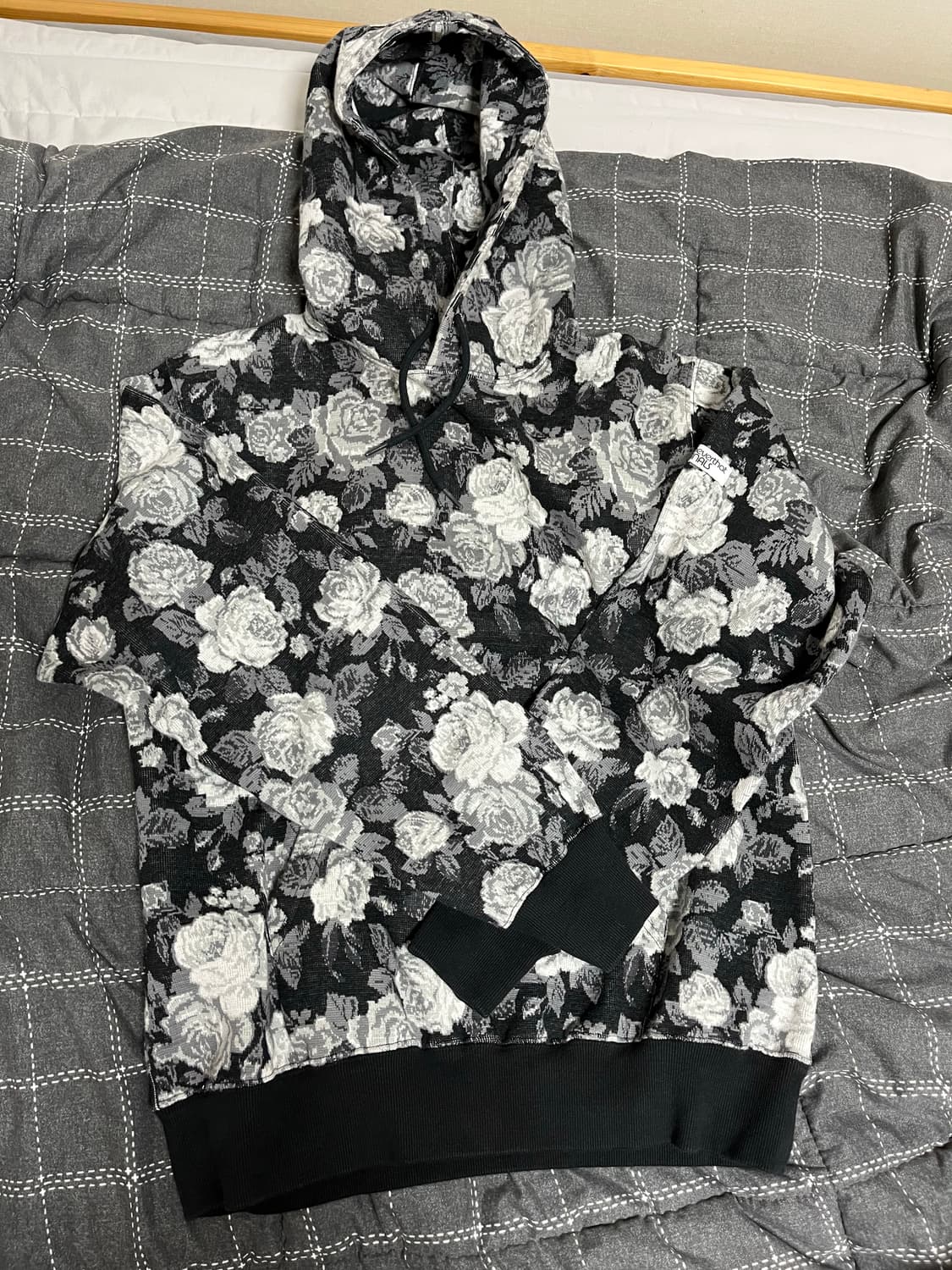 디스이즈네버댓 플라워 후드티 M 상품이미지1