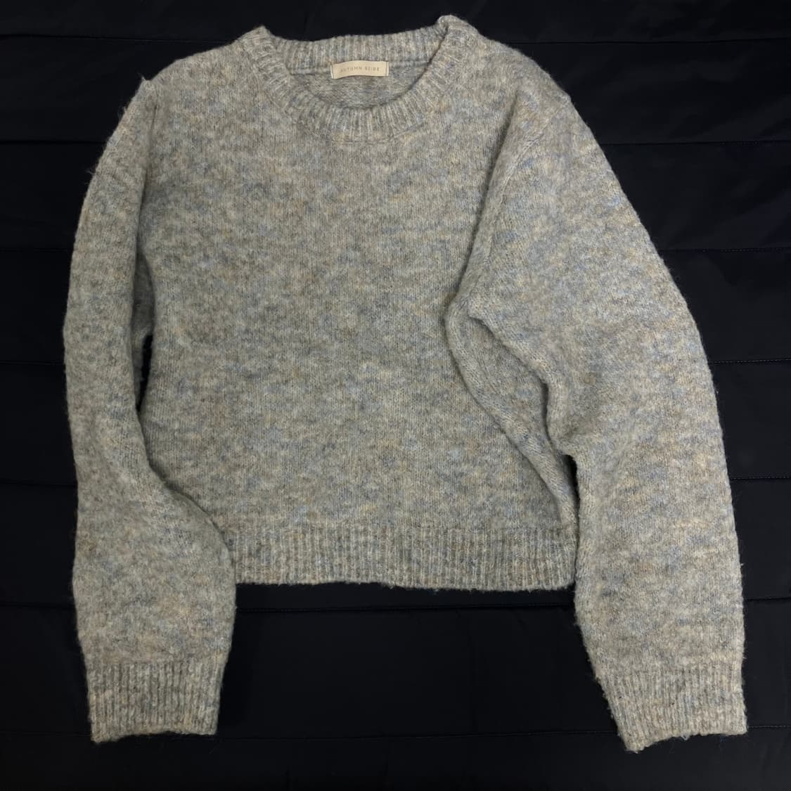 하늘색 라운드넥 니트 상품이미지3