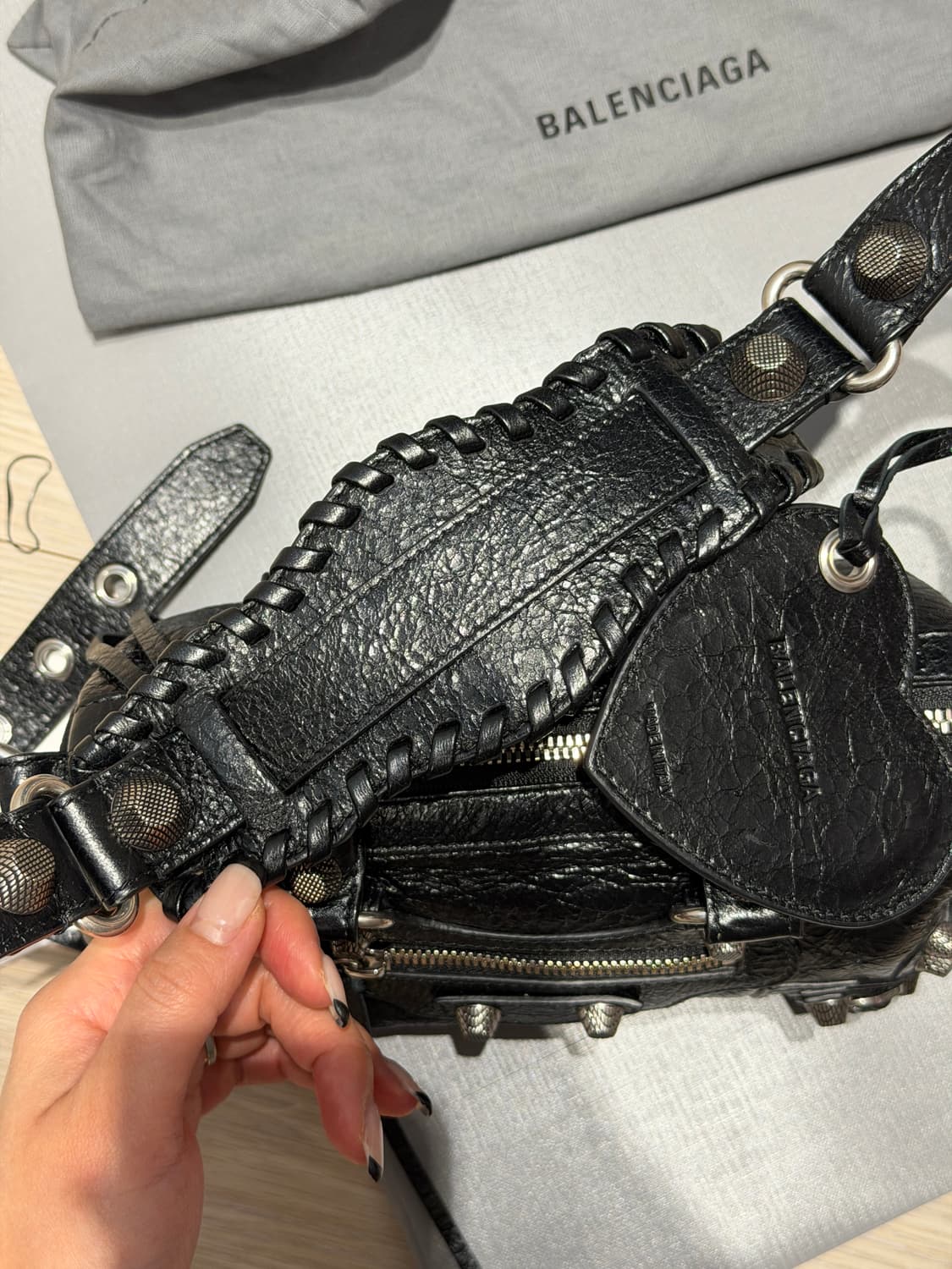 발렌시아가 블랙 네오카골 XS (상태 최고, 신세계영등포구매) 상품이미지4