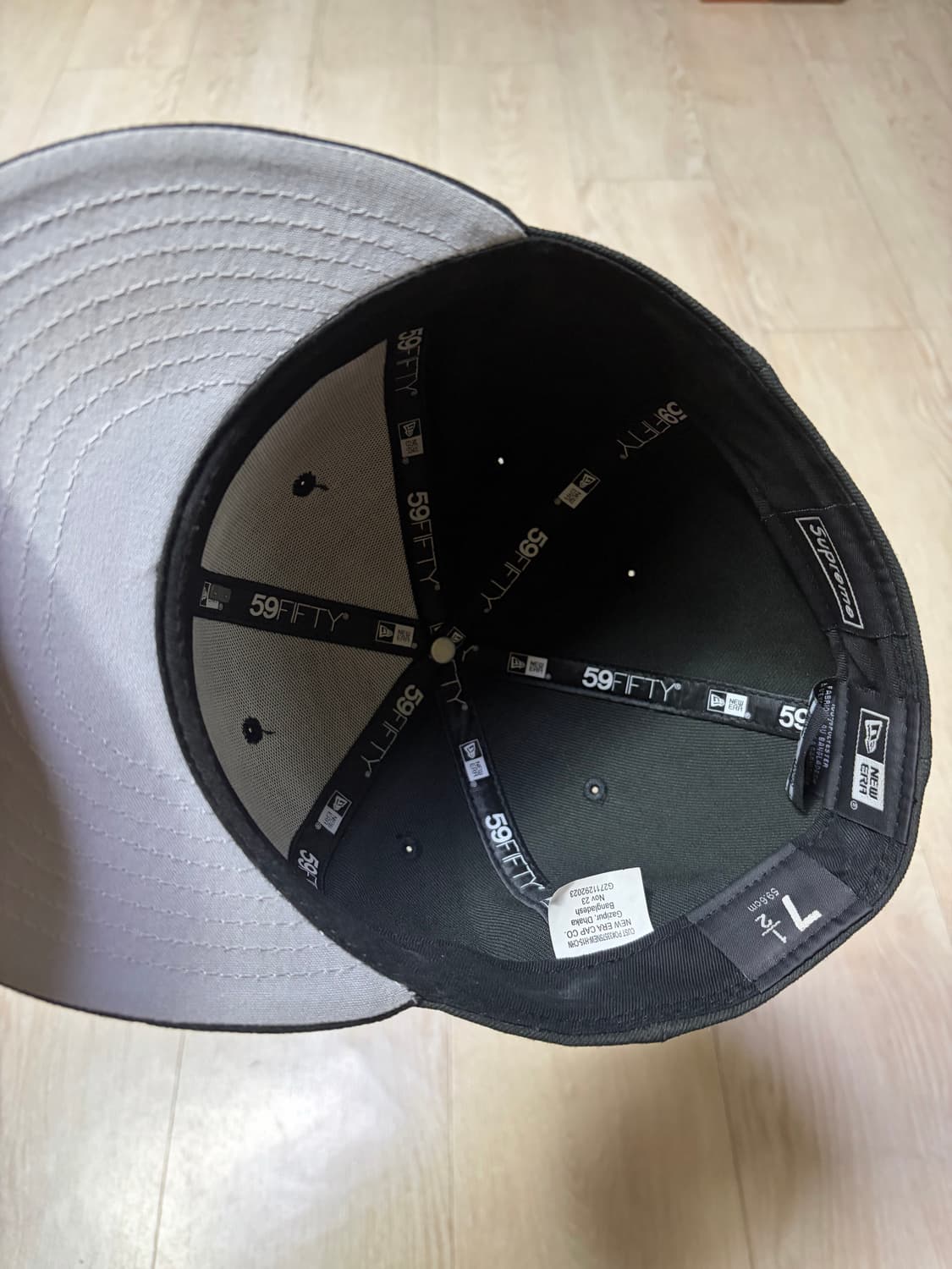 슈프림 골드 크로스 S로고 뉴에라 블랙 상품이미지3