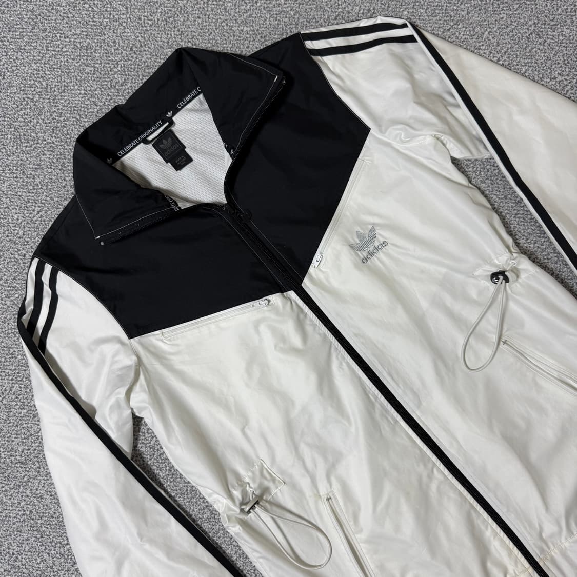 아디다스 파이어버드 빅로고 바람막이 여성용 상품이미지3