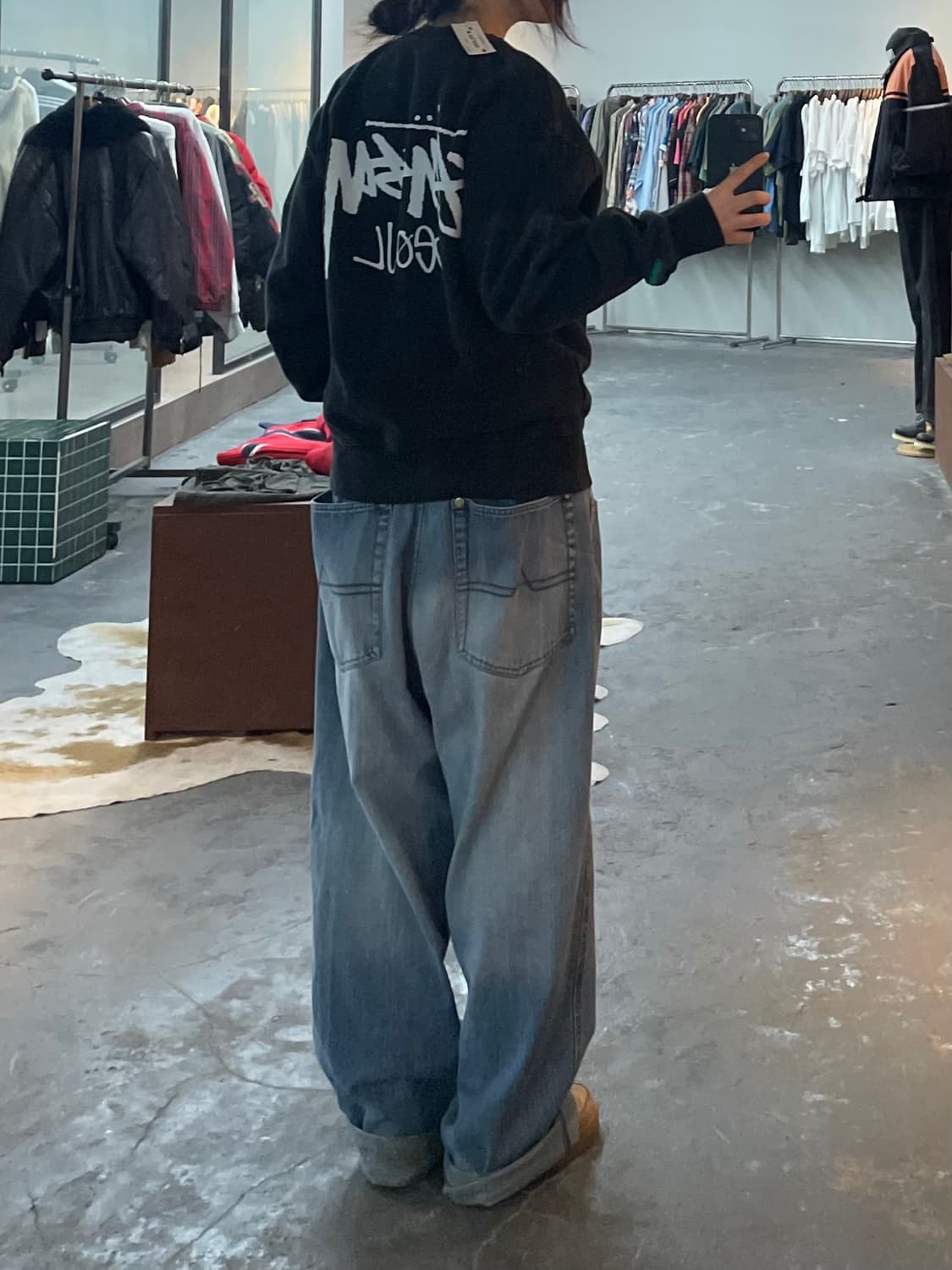 스투시 서울 크루넥 블랙 맨투맨 H2350 상품이미지2