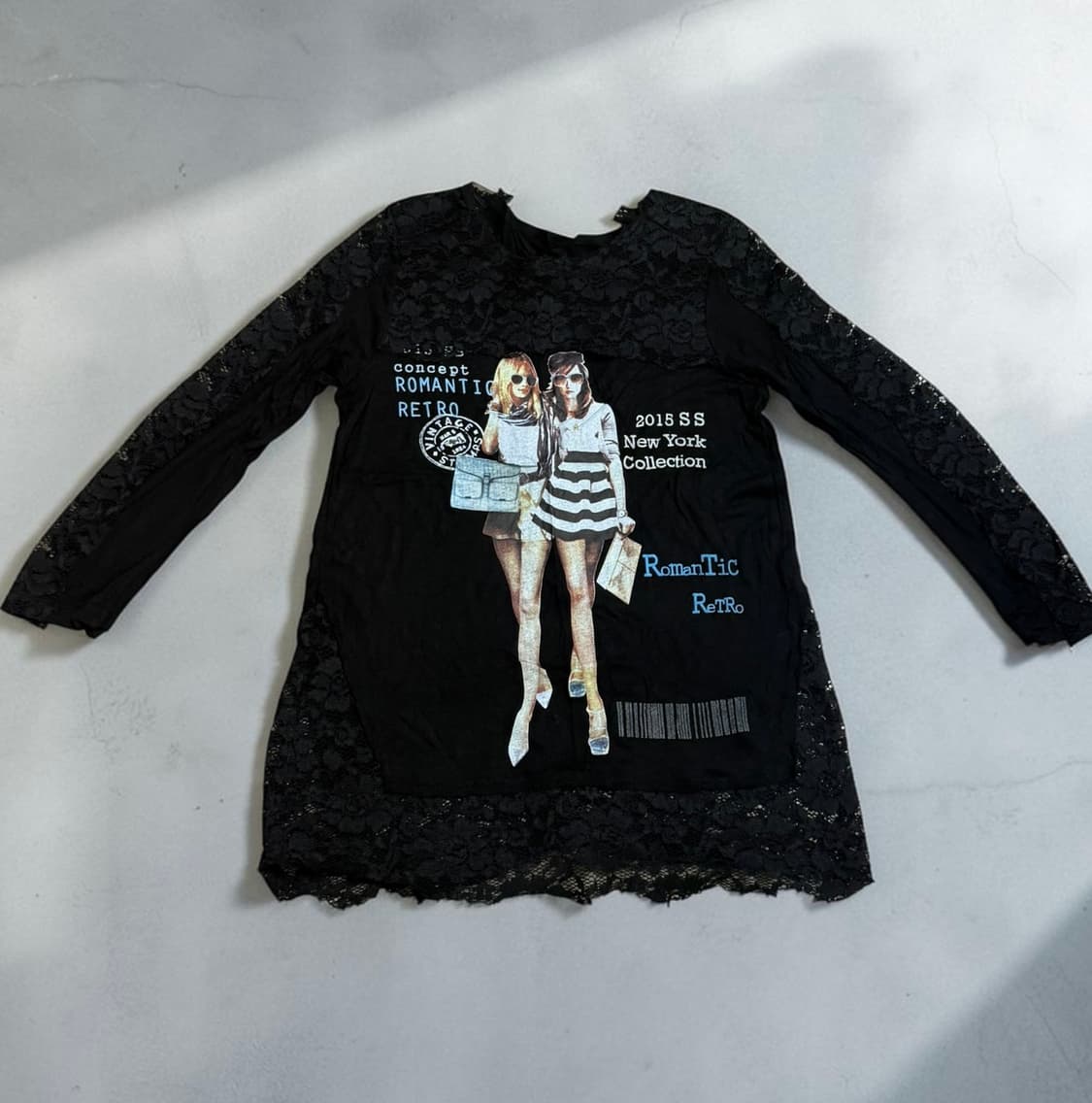 레이스 배색 그래픽 긴팔 티셔츠 상품이미지2