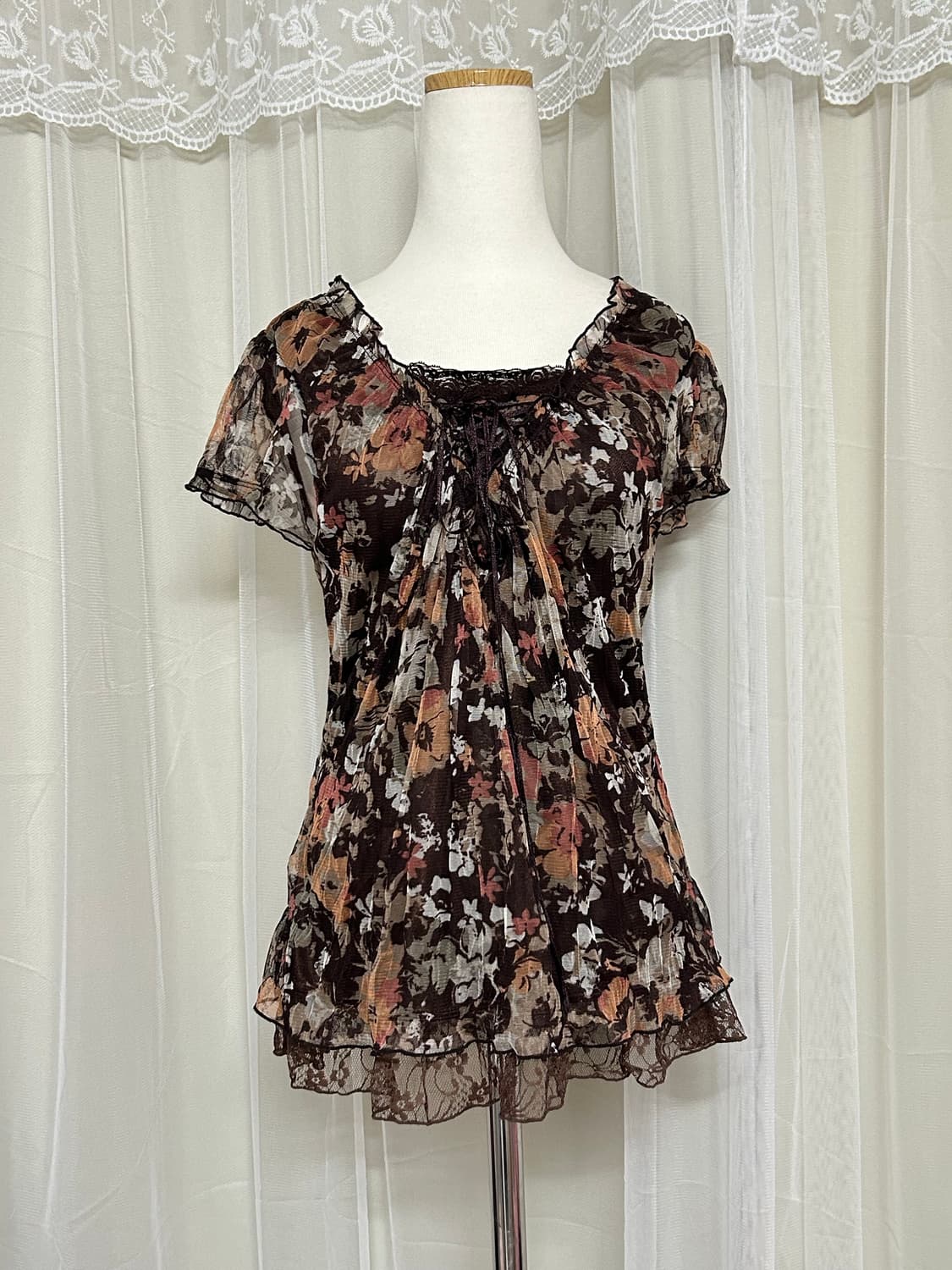 초코브라운 오리엔탈 플로럴 아일렛 탑 로사체리맛 상품이미지1