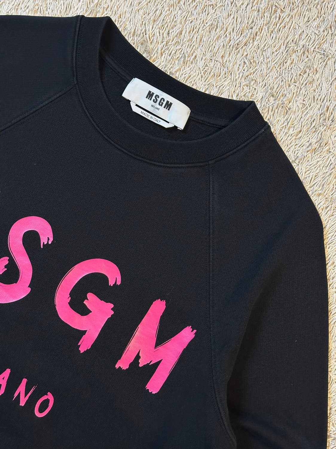 엠에스지엠 MSGM 밀라노 로고 맨투맨 블랙 핑크 상품이미지2