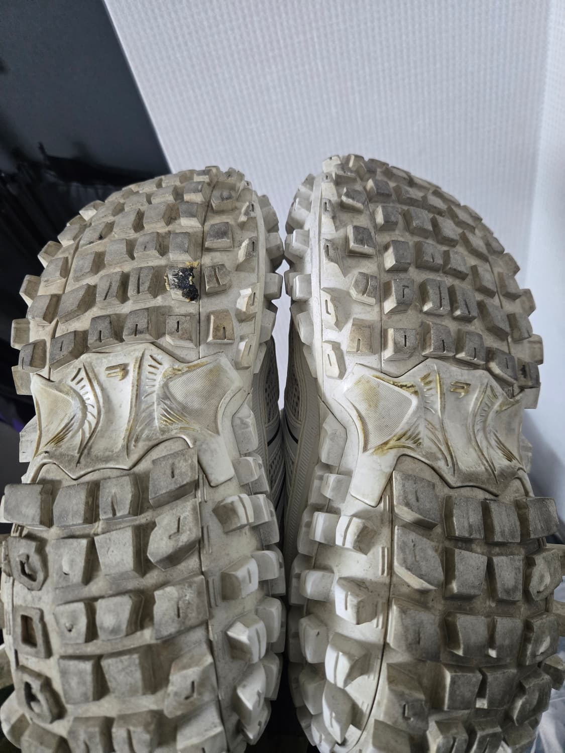 발렌시아가 디펜더 43 상품이미지4