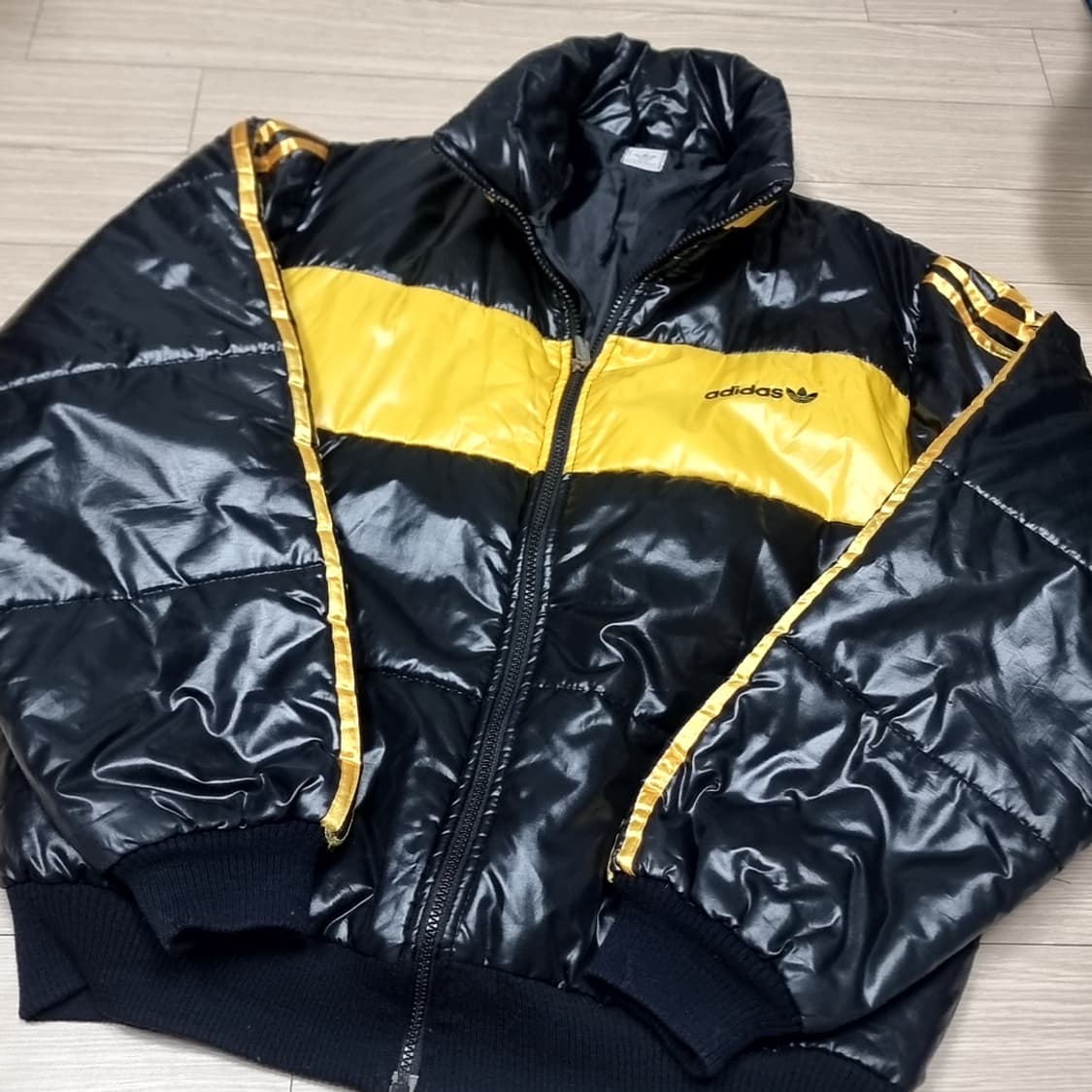 빈티지 아디다스 블랙/옐로우 패딩 점퍼(100-105) 상품이미지1
